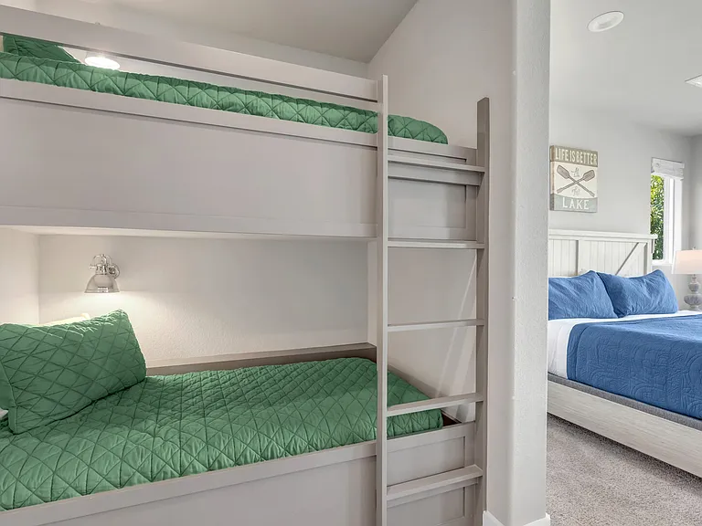 Campa Pajama Ln — Photo 44