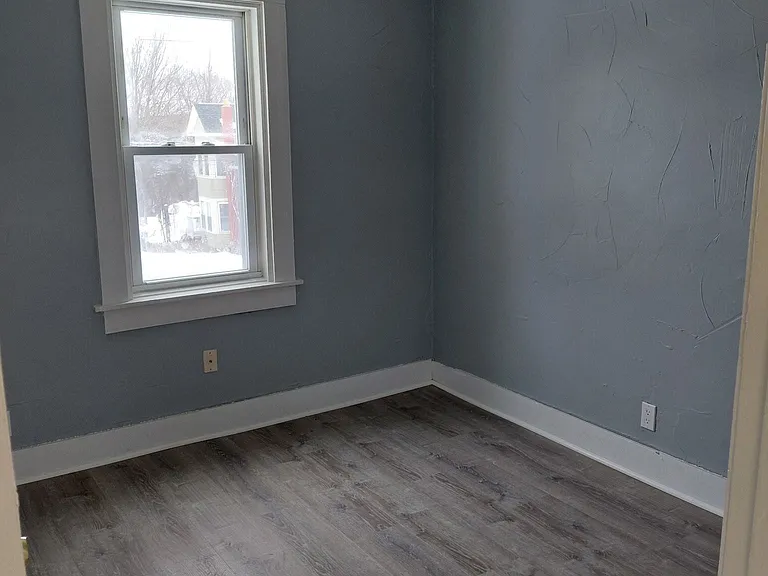 1328 Main St — Photo 4