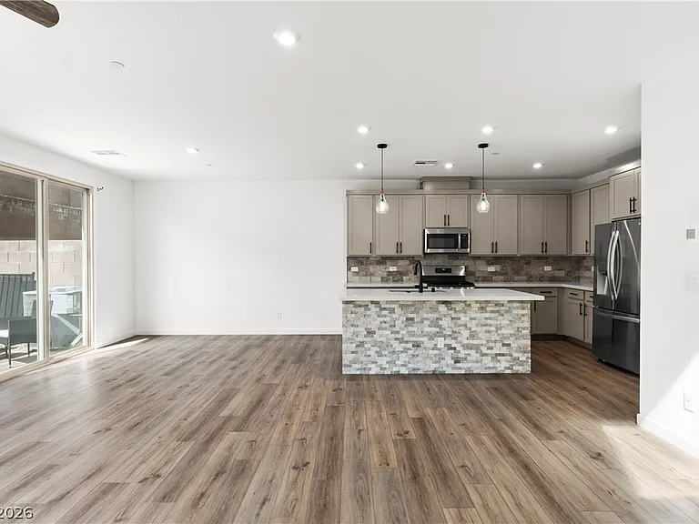 633 Infinity Ridge St — Photo 8