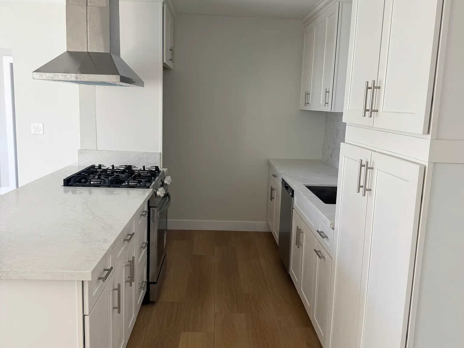 3 bed, $4,195 — Photo 4
