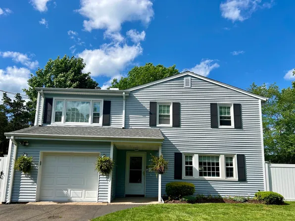 15 Heather Road, Hamden, CT 06518