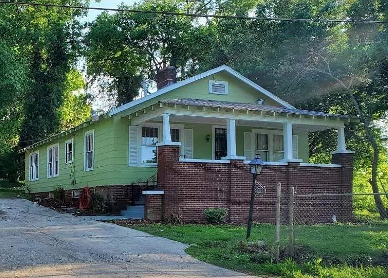 3515 Carver Ave SW — Photo 1