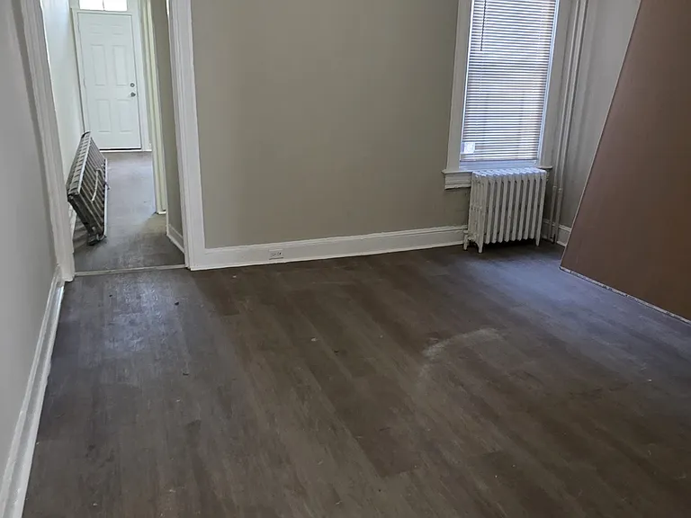 237 N Monroe St — Photo 12