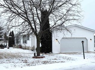 2334 Blossom Ln, Belvidere, IL 61008