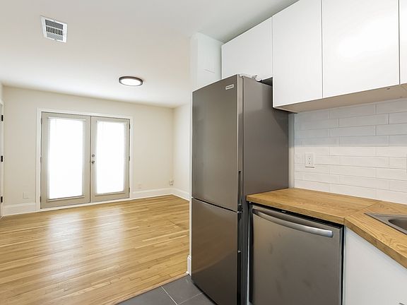 2nd image of 755 Saint Charles Ave NE APT 4