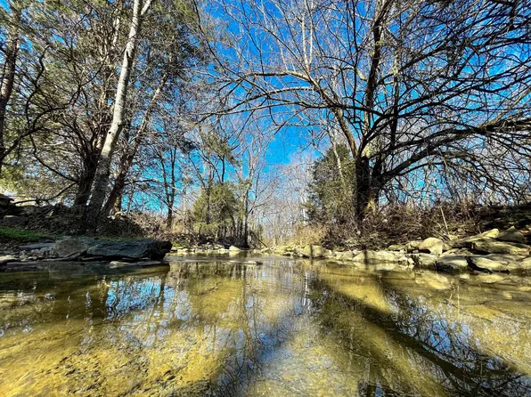 1397 Lauderdale Ln, Bethpage, TN 37022