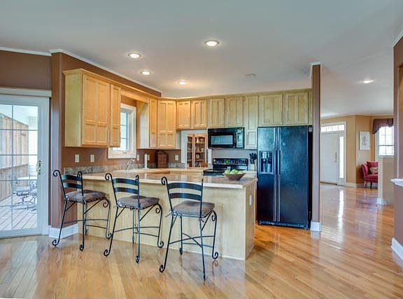 2nd image of 3045 Briarwood Ct