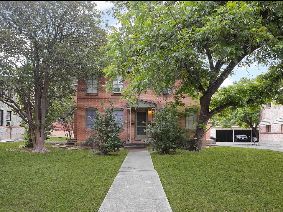 Front of Quadplex