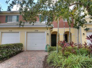 7726 Paddock Pl, Fort Lauderdale, FL 33328