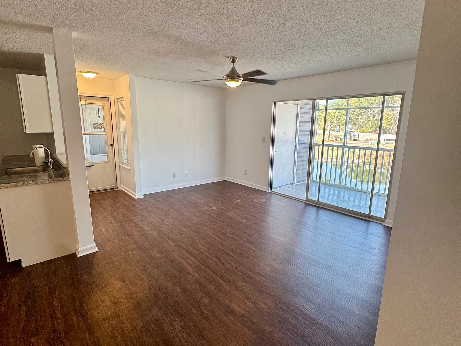8725 Chandler Dr — Photo 4