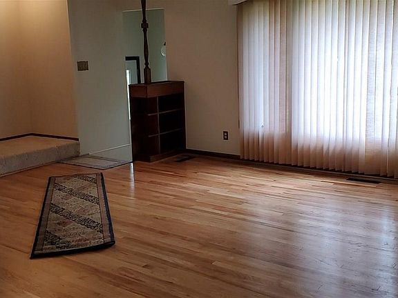 2nd image of 2205 Andies St