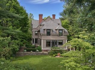 8 Hubbard Park Rd, Cambridge, MA 02138