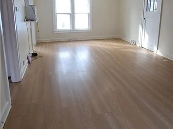 547 S Evanston Ave, Independence, MO 64053