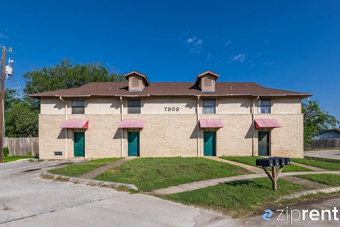 2 bed, 2.5 bath, 1250 sqft, $1,100 — Photo 2