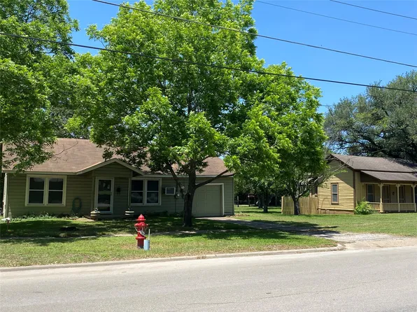 516 S McKinney St, Mexia, TX 76667