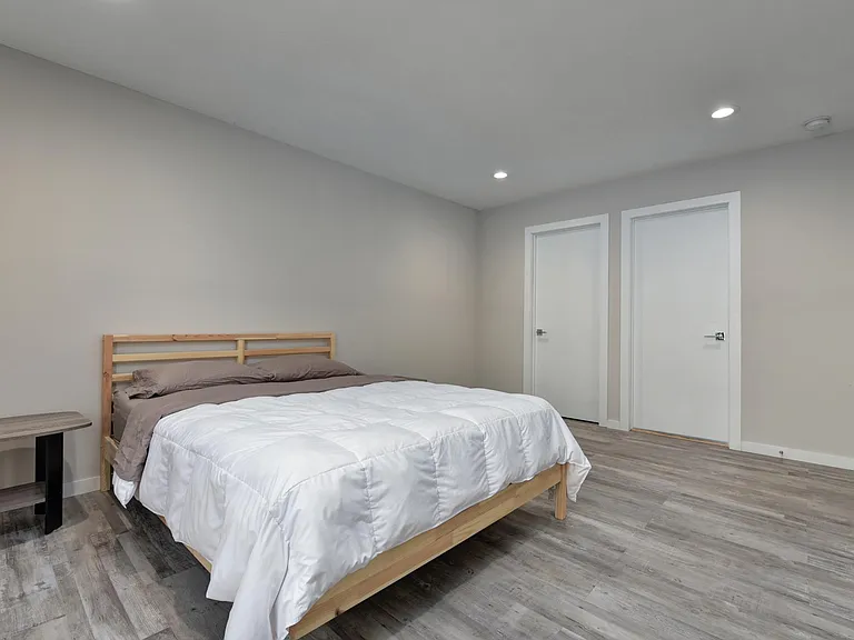 2206 W 6th St #2 — Photo 19
