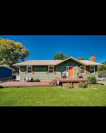 3rd image of 909 Mikapea Dr