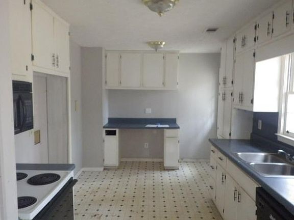 5th image of 2961 Randolph Ct NE
