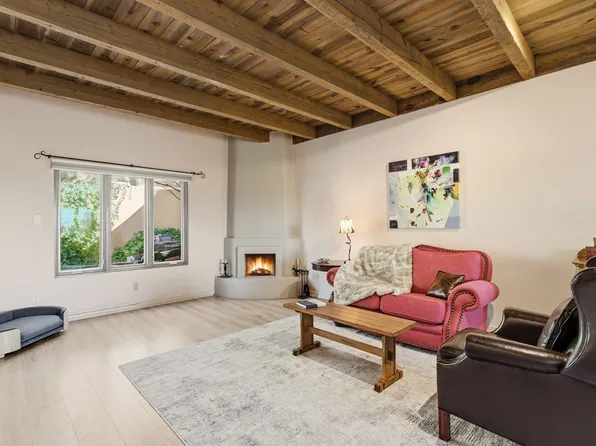 352 1/2 Calle Loma Norte, Santa Fe, NM 87501