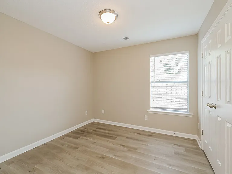 1424 Radley Cv — Photo 15