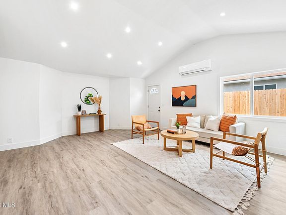 2nd image of 839 Calle Margarita #C