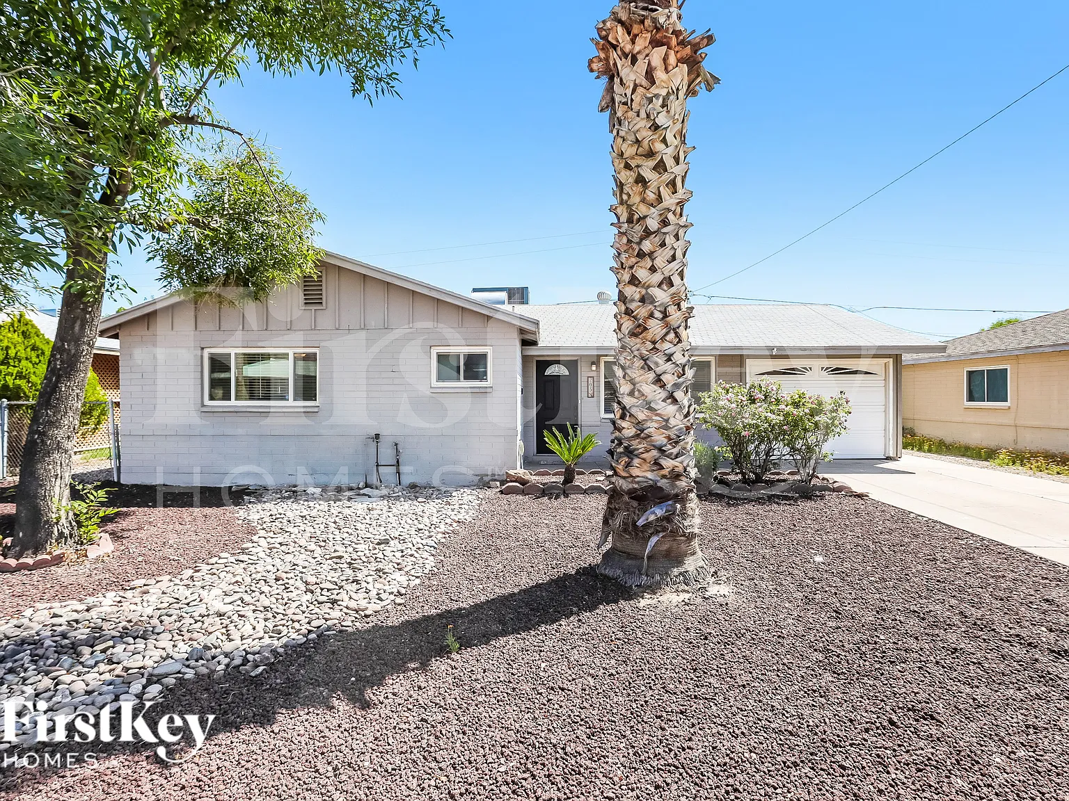 4 bed, 2.0 bath, 1732 sqft, $2,215 — Photo 1