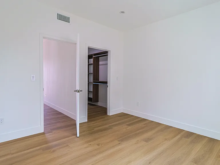 1917 S Palm Grove Ave — Photo 29