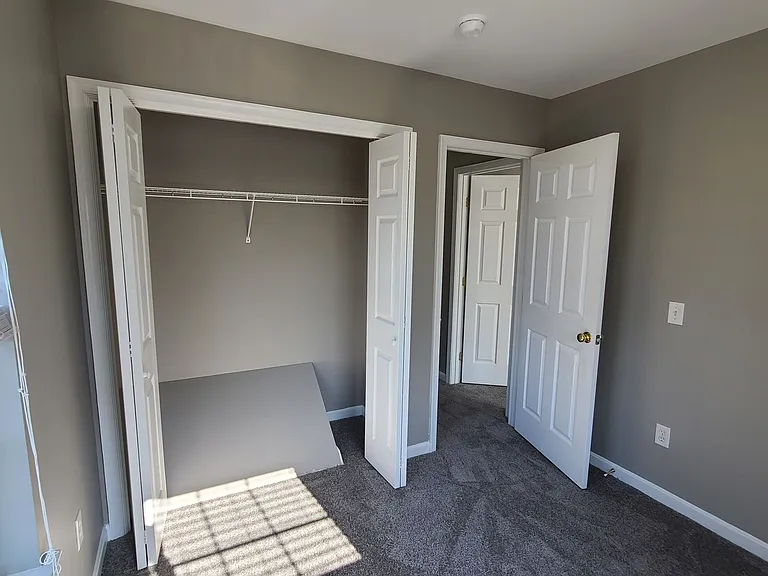 230 Crown Ct — Photo 43