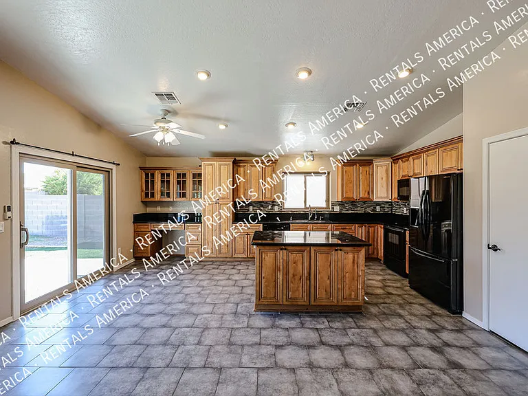 9714 W Heber Rd — Photo 5