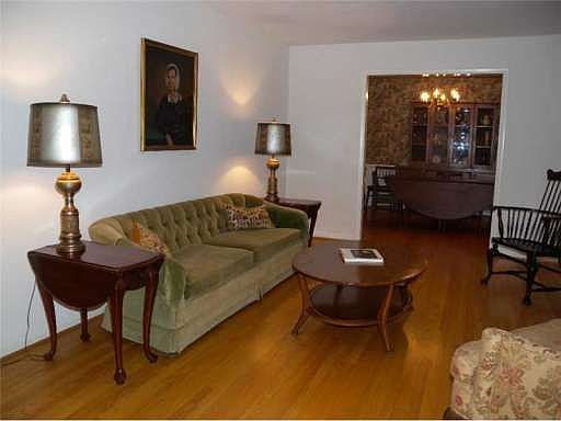 4th image of 2170 Greensward Dr