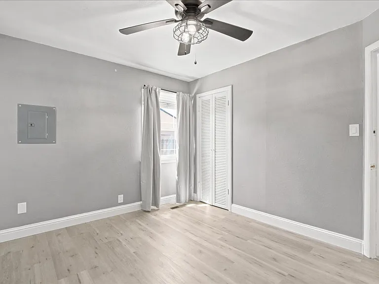 601 Poplar Ave — Photo 19