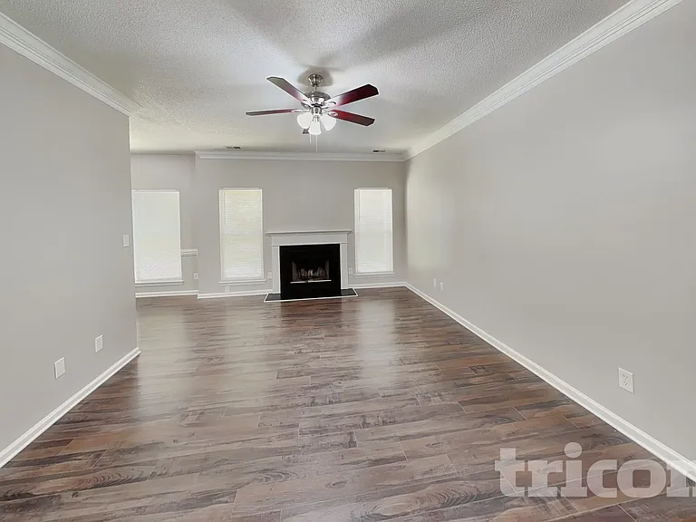 7825 Pence Pond Ln — Photo 2
