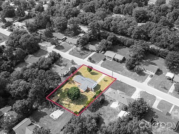 4th image of 5426 Oakcrest Rd
