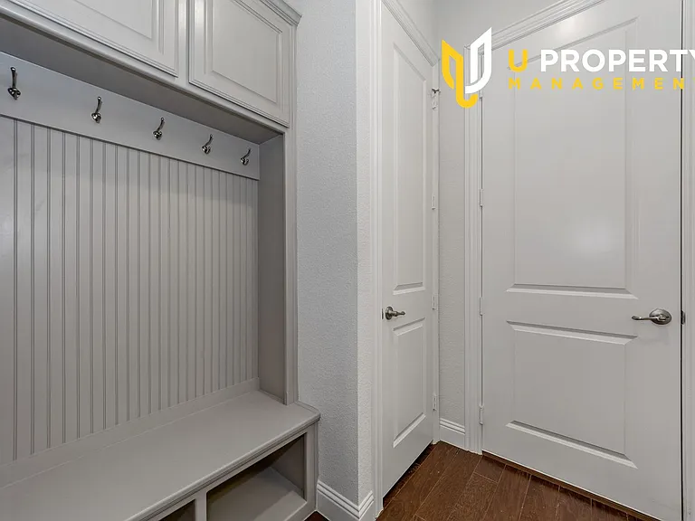 1017 Midland Dr — Photo 20
