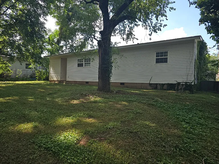 2407 Medaris Rd NW — Photo 10