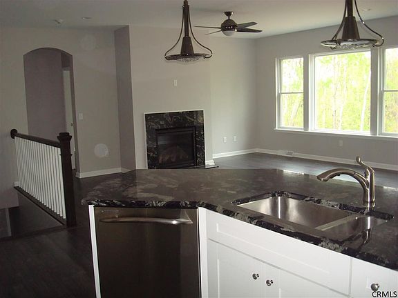 2nd image of 4 Fulton Ct