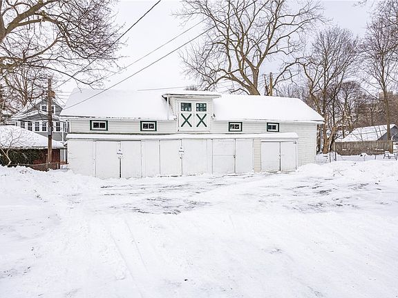 2nd image of 176 Caroline St