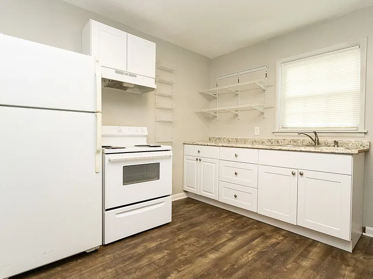 5200 Fagan St — Photo 3