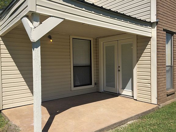 2nd image of 3612 Choctaw St #3612