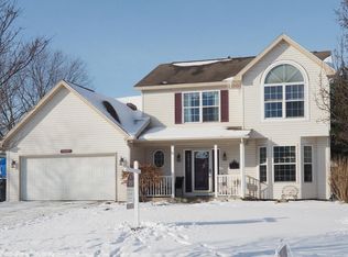 5658 W Heverly Dr, Portage, MI 49024