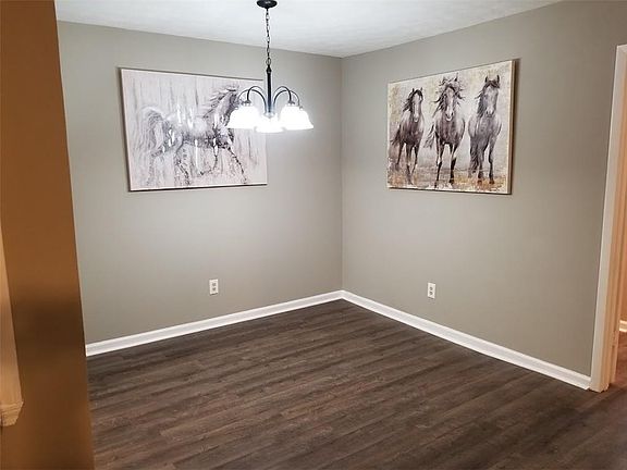 4th image of 309 Smokerise Cir SE