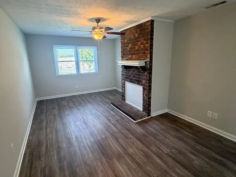 1246 Hamilton Dr — Photo 7