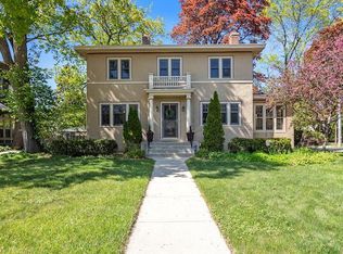 2520 E Beverly Rd, Shorewood, WI 53211