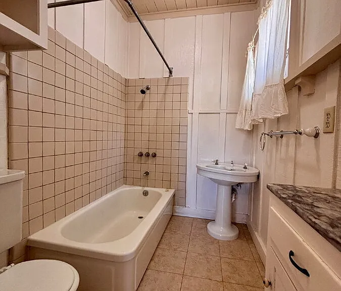 174 W Center St — Photo 30