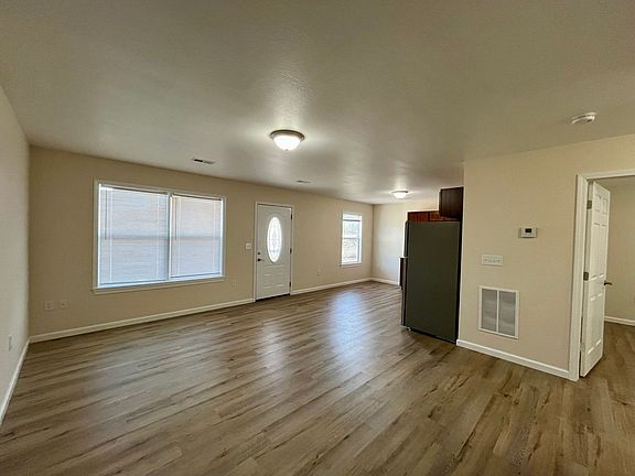 4th image of 502 Parkdale St #502P4