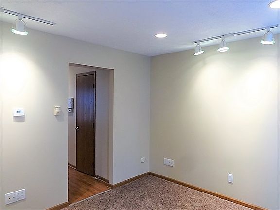 3rd image of 833 Bernese Ct