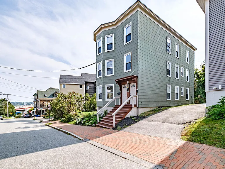 38 Brackett St #1 — Photo 3