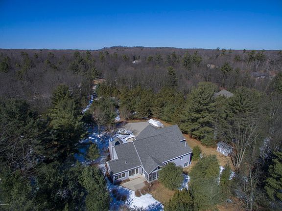 3rd image of 3600 E Scenic Woods Cir