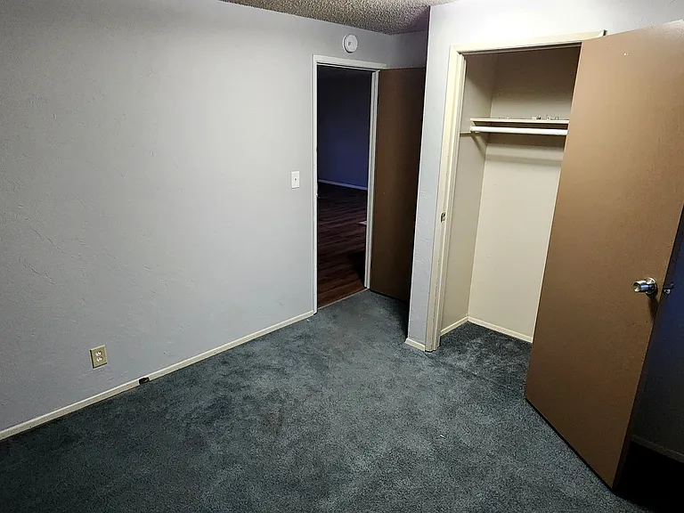 Eastland Dr N — Photo 8