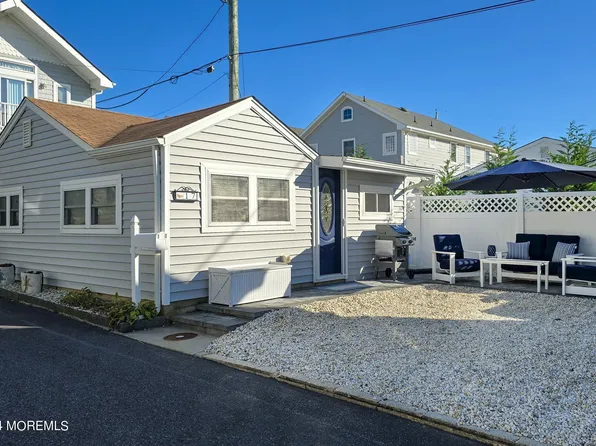 17 E Shore Way, Lavallette, NJ 08735